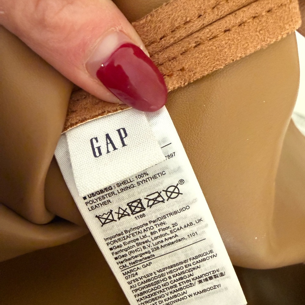 GAP Tan Suede Hobo Bag NWOT - Picture 4 of 9